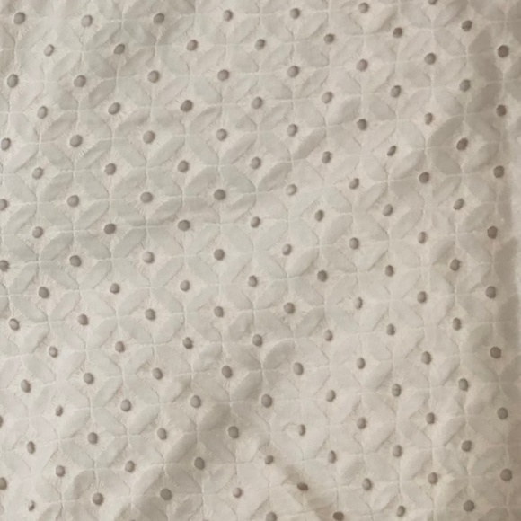 EUC LOFT Ivory Eyelet Shorts Size 6 - Picture 2 of 2
